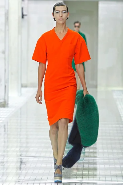 Look 1